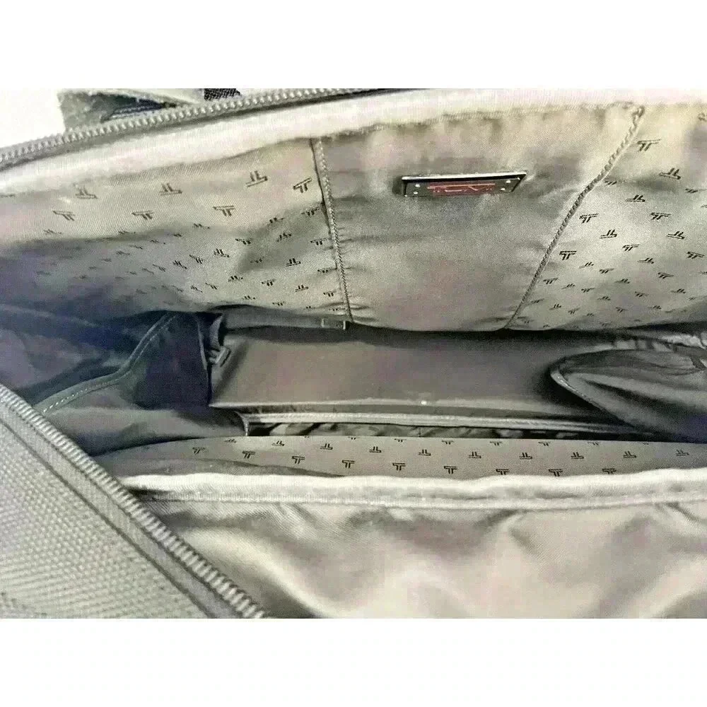 TUMI Alpha 21